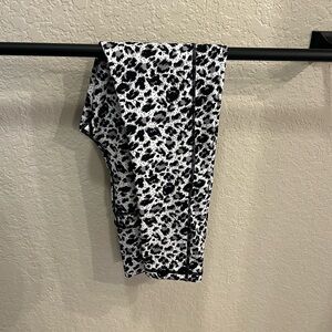 Zyia leggings with pockets